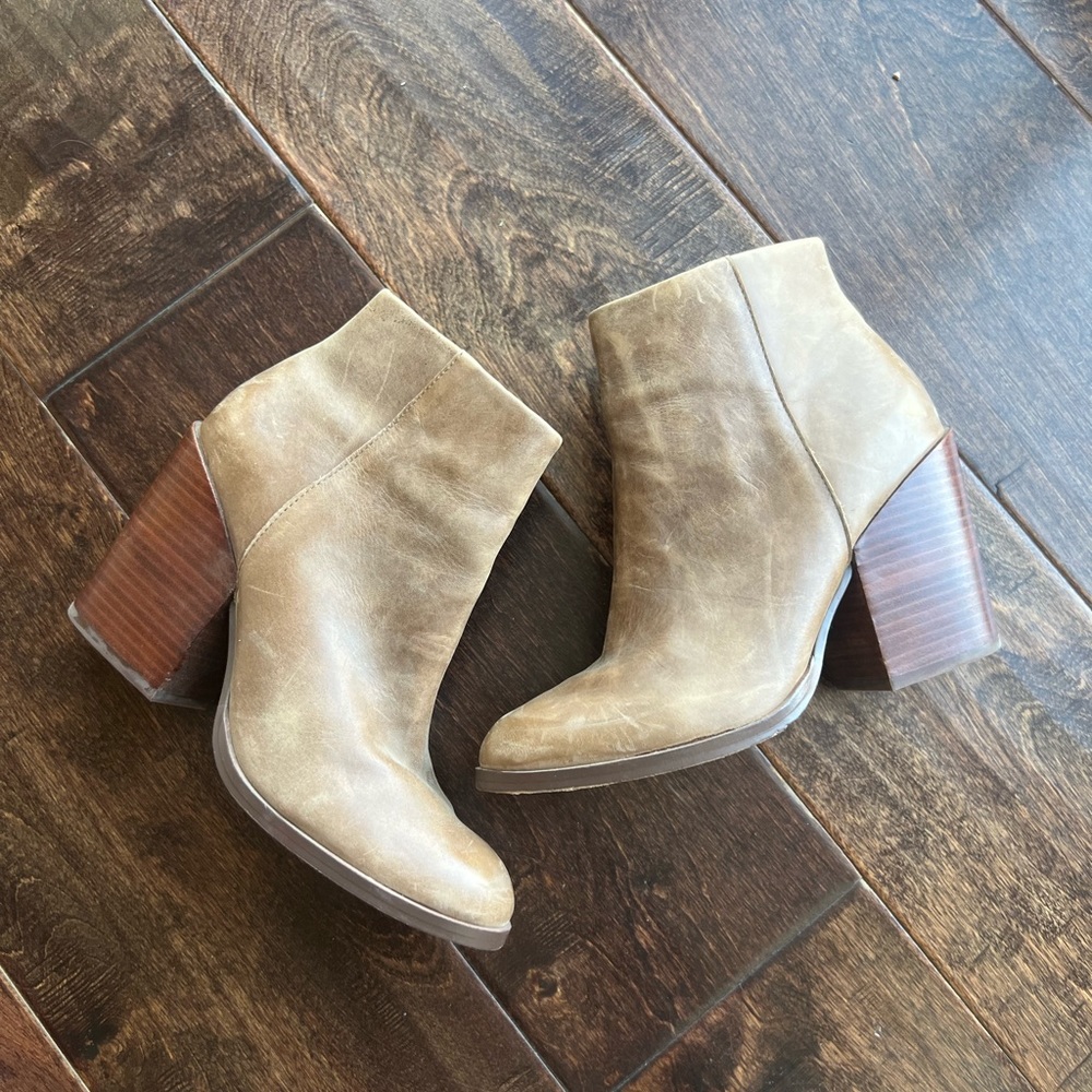 Ankle boots